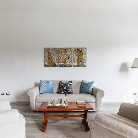 Lungarno Elegant With Panoramic Balcony Pisa
