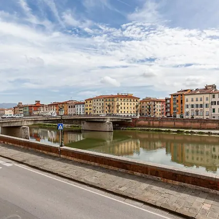 Lungarno Elegant With Panoramic Balcony Apartment Pisa