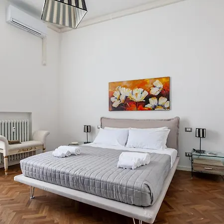 Lungarno Elegant With Panoramic Balcony * Pisa