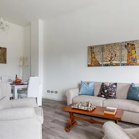 Guesthost - Lungarno Elegant With Panoramic Balcony Apartamento Pisa