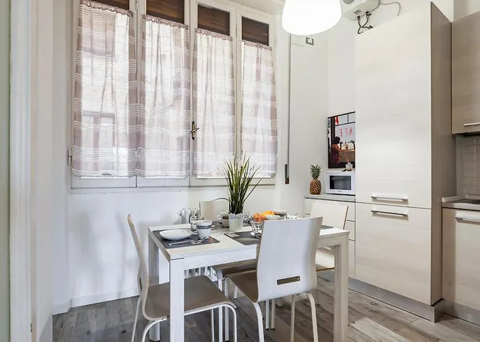Apartamento Guesthost - Lungarno Elegant With Panoramic Balcony Pisa